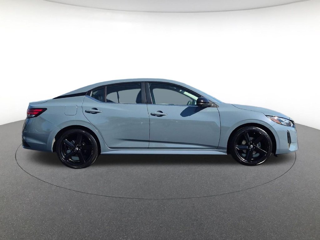 Used 2024 Nissan Sentra SR w/ SR Premium Package FWD image 4
