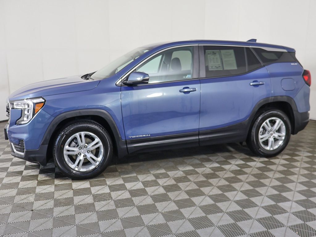 Used 2024 GMC Terrain SLE FWD image 16