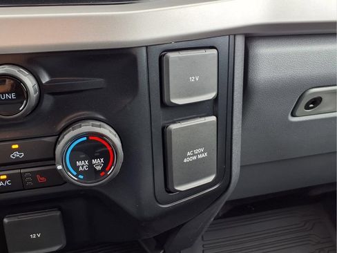 New 2026 Ford F250 XLT w/ XLT Premium Package AWD/4WD image 9