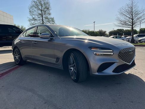Used 2025 Genesis G70 2.5T image 4