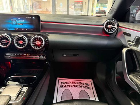 Used 2020 Mercedes-Benz CLA 250 w/ Premium Package image 20