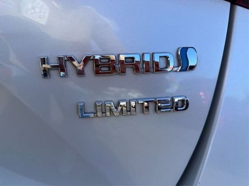 Used 2022 Toyota Prius Limited image 24