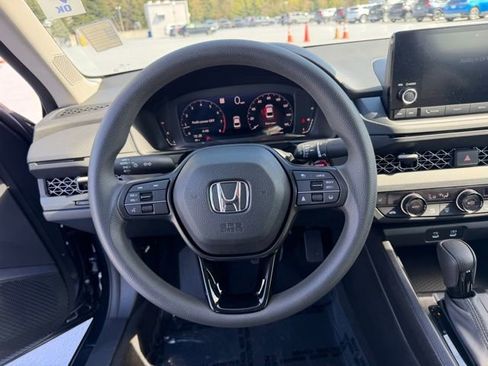 Certified 2023 Honda Accord EX image 18