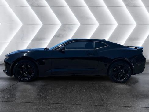 Used 2017 Chevrolet Camaro LT RWD image 2