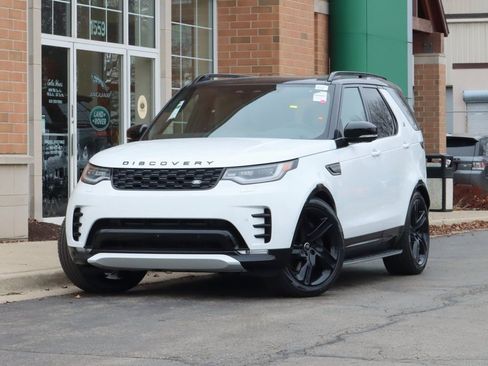 Used 2025 Land Rover Discovery Dynamic SE image 1