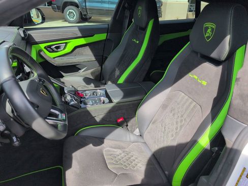 Used 2023 Lamborghini Urus S image 11