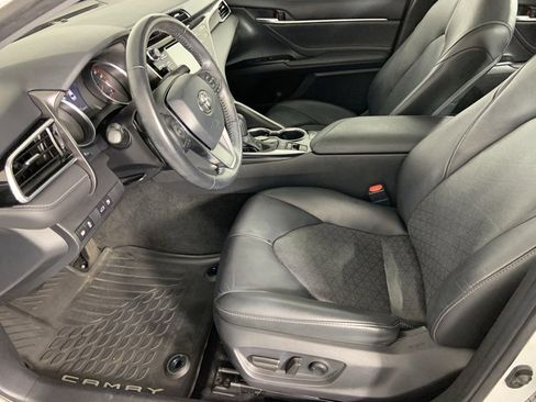 Used 2018 Toyota Camry XSE image 14