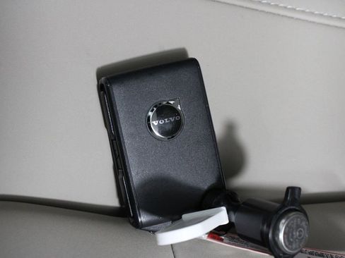 Certified 2026 Volvo XC90 B6 Core image 33