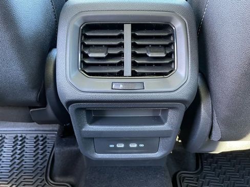 New 2026 Volkswagen Taos SE FWD image 17