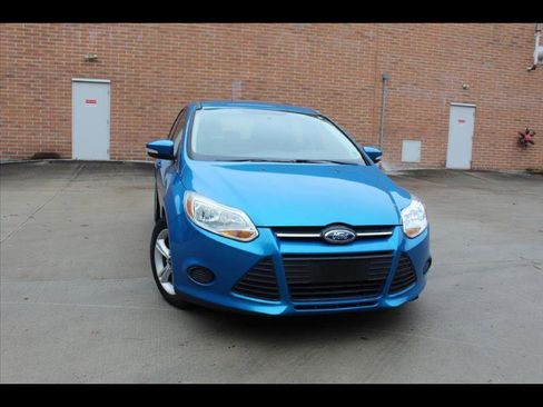 Used 2014 Ford Focus SE FWD image 1