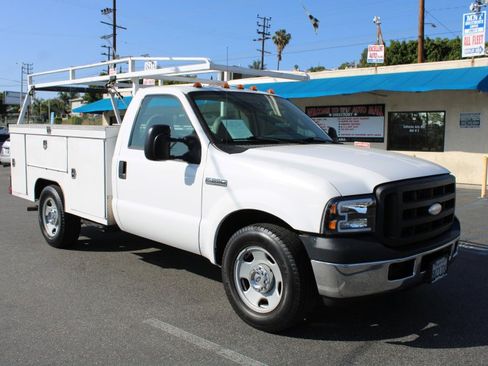 Used 2007 Ford F350 2WD Regular Cab Super Duty image 1