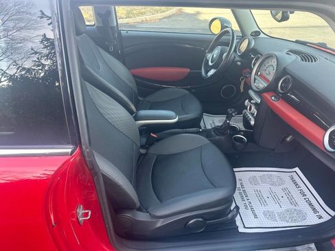 Used 2010 MINI Cooper Hardtop image 8