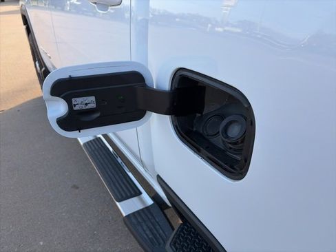 Used 2022 GMC Sierra 2500 SLE w/ SLE Value Package; image 48