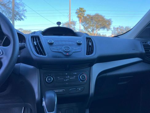 Used 2019 Ford Escape S image 11