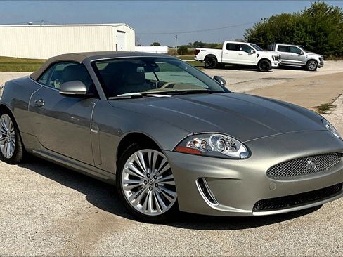 Used 2010 Jaguar XK Convertible image 36