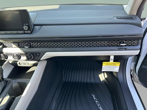 Used 2024 Honda Accord EX image 19