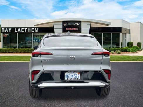 Used 2025 Buick Envista Sport Touring w/ Convenience I Package image 4