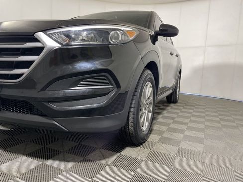 Used 2018 Hyundai Tucson SE image 25