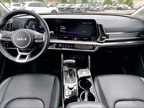 Used 2025 Kia Sportage EX w/ Premium Package FWD image 7