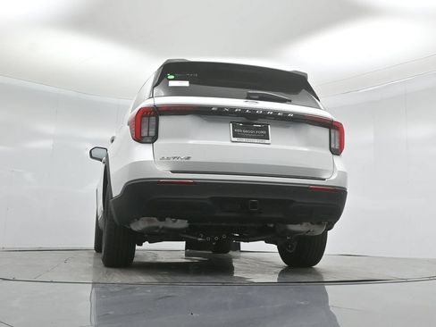 New 2026 Ford Explorer Active RWD image 47