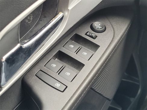 Used 2017 Chevrolet Equinox LS image 20