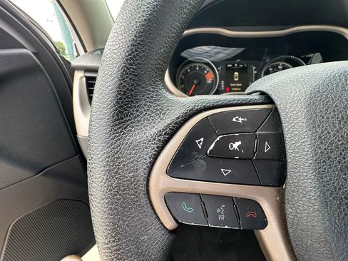 Used 2016 Jeep Cherokee Sport AWD/4WD image 26