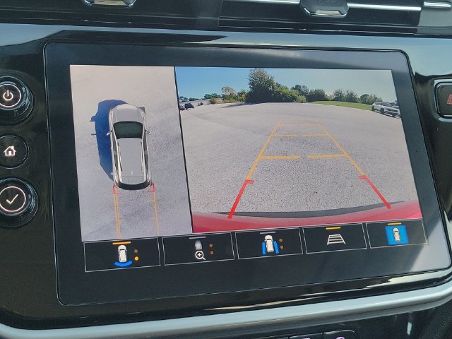 Used 2022 Chevrolet Bolt EUV Premier w/ Sun & Sound Package FWD image 29