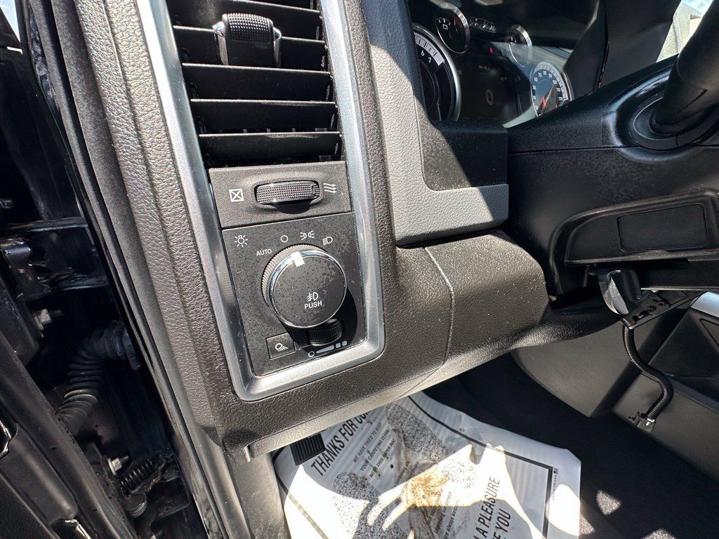 Used 2019 RAM 1500 Warlock AWD/4WD image 17