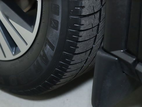 Used 2021 Nissan Rogue SV image 35