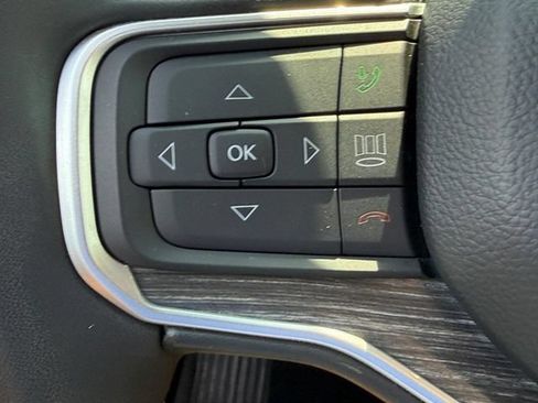 Used 2024 Jeep Wagoneer Series III AWD/4WD image 24