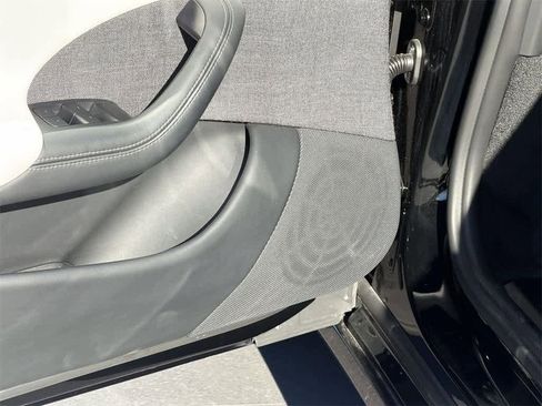 Used 2022 Tesla Model S image 24