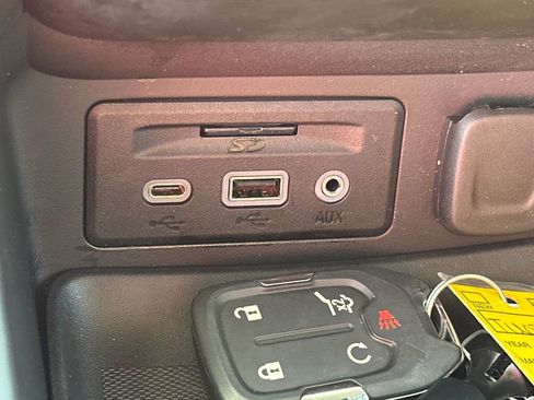 Used 2024 GMC Terrain AT4 w/ Infotainment Package II image 32