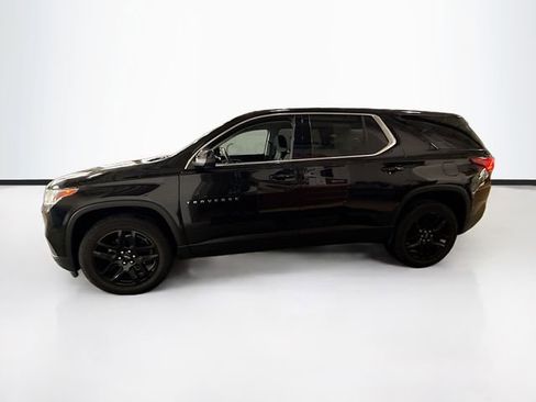 Used 2021 Chevrolet Traverse LS w/ LPO, Black Accent Package FWD image 9
