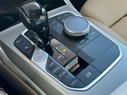 Used 2020 BMW 330i Sedan w/ Convenience Package image 17