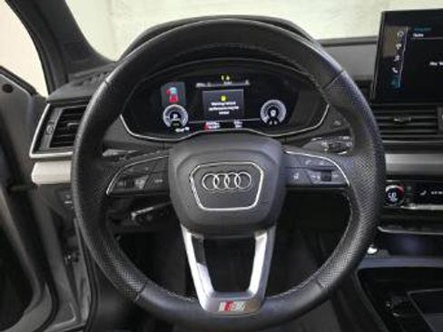 Used 2022 Audi Q5 e Premium Plus w/ Premium Plus Package AWD/4WD image 18