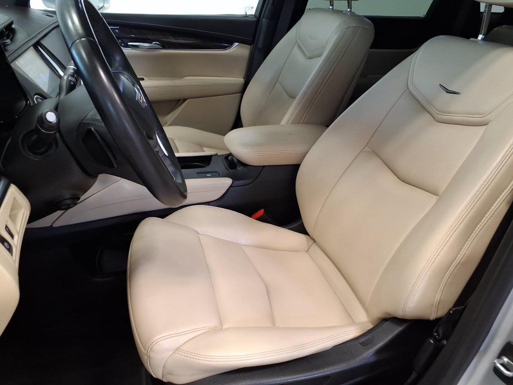 Used 2017 Cadillac XT5 FWD image 9