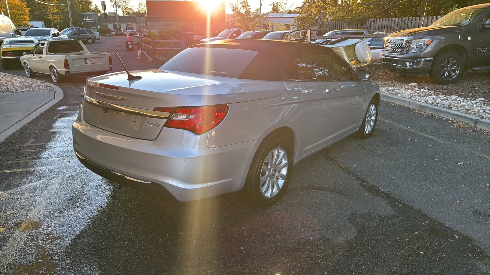 Used 2012 Chrysler 200 Touring FWD image 5