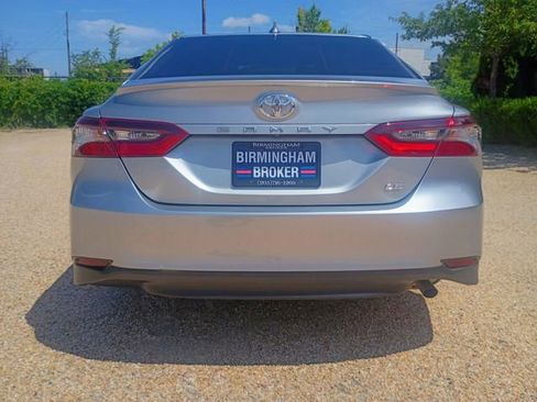 Used 2024 Toyota Camry LE w/ Convenience Package FWD image 8