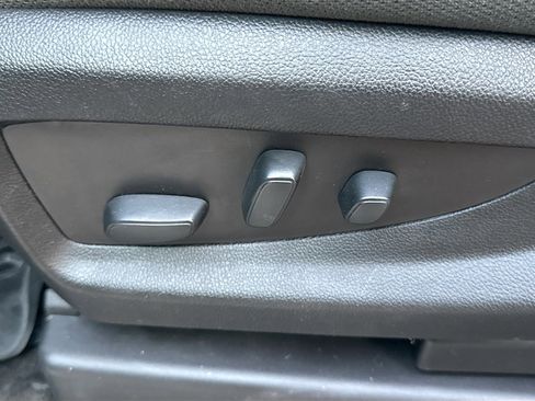 Used 2018 Chevrolet Silverado 1500 LT w/ LT Eassist Package image 19