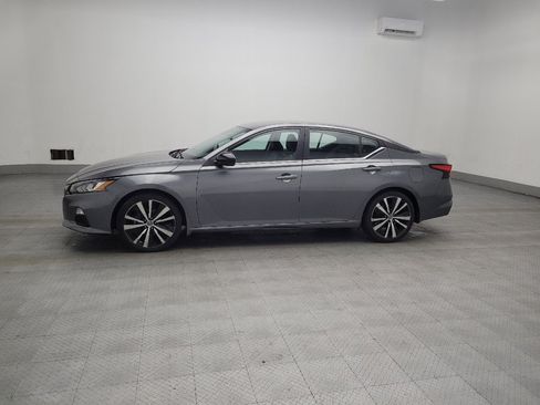 Used 2021 Nissan Altima 2.5 SR image 2