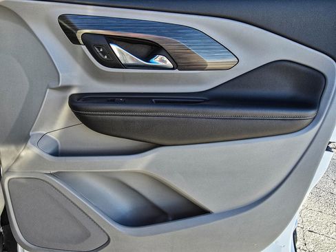 Certified 2024 GMC Terrain SLT image 36