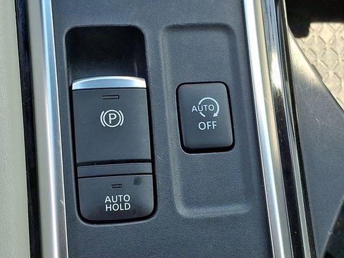 Used 2023 Nissan Pathfinder SV w/ SV Premium Package AWD/4WD image 28