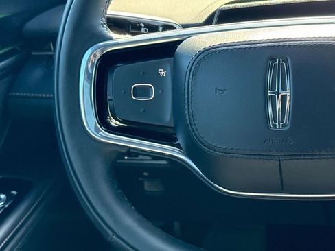 Used 2025 Lincoln Nautilus Reserve w/ Jet Appearance Package image 16