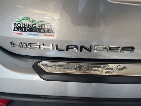 Used 2023 Toyota Highlander XSE AWD/4WD image 45