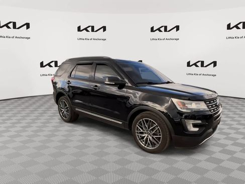 Used 2017 Ford Explorer XLT w/ Equipment Group 202A AWD/4WD image 2
