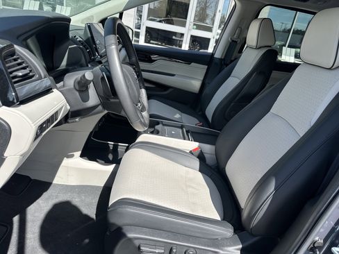 Used 2025 Honda Odyssey Elite image 10