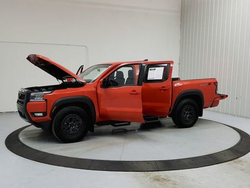 Used 2025 Nissan Frontier Pro-X image 11