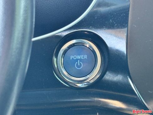 Certified 2017 Toyota Prius Three Touring FWD image 27