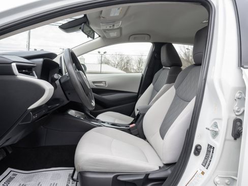 Used 2021 Toyota Corolla LE image 16