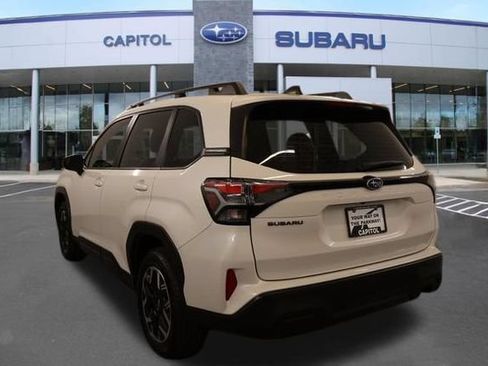 Used 2025 Subaru Forester AWD/4WD image 6